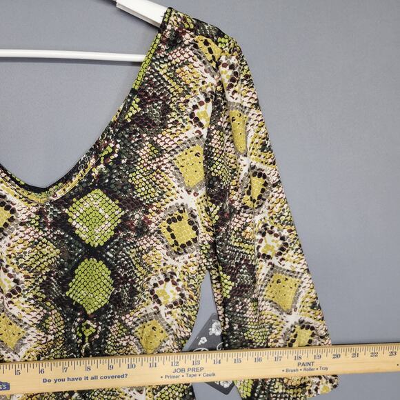BeBop Dress Womens Small Green Yellow Snake Print 3/4 Sleeve V Neck Mini New - Picture 9 of 15